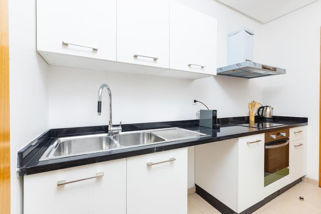 Modern 2Br Retreat In Marina Sale Luxury Living Apartment Hajja Ngoại thất bức ảnh