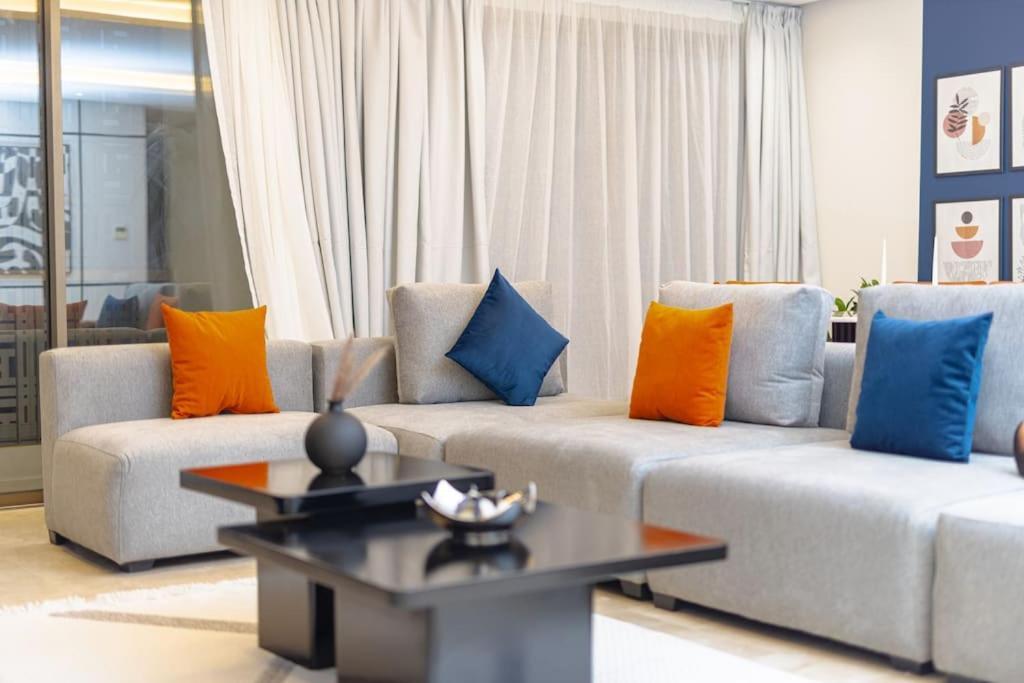 Modern 2Br Retreat In Marina Sale Luxury Living Apartment Hajja Ngoại thất bức ảnh