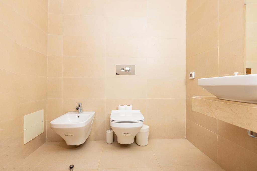 Modern 2Br Retreat In Marina Sale Luxury Living Apartment Hajja Ngoại thất bức ảnh