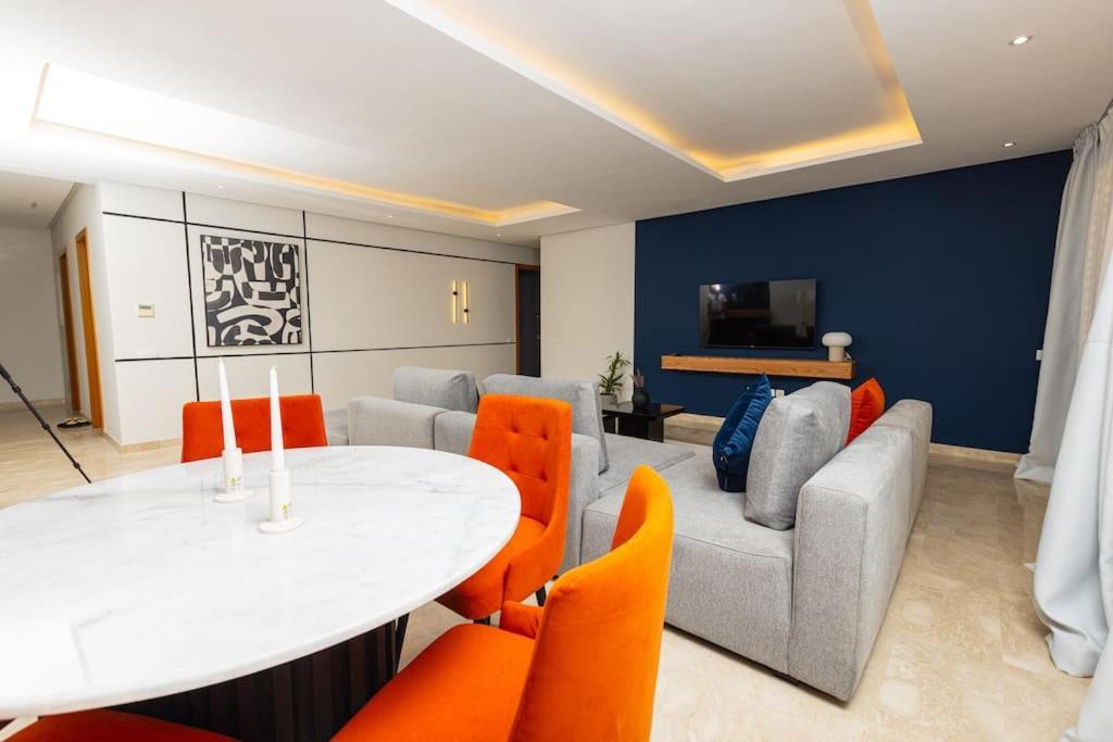 Modern 2Br Retreat In Marina Sale Luxury Living Apartment Hajja Ngoại thất bức ảnh